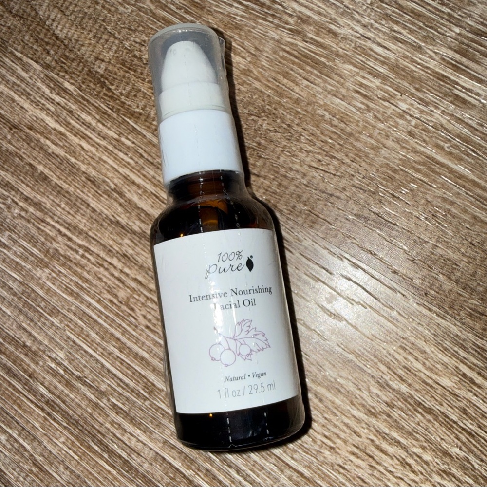 100% Pure skin care bundle set- NWT - Picture 2 of 4
